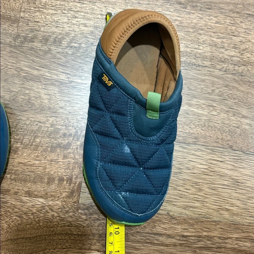 TEVA Kids Quilted Moccasin Clog Slippers Blue Green Casual Big Kid Shoes Size 6?